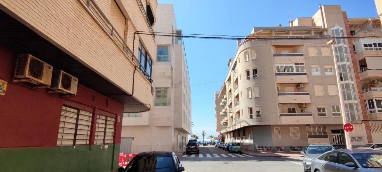 Cozy Studio Apartment Near The Beach Torrevieja Exteriör bild